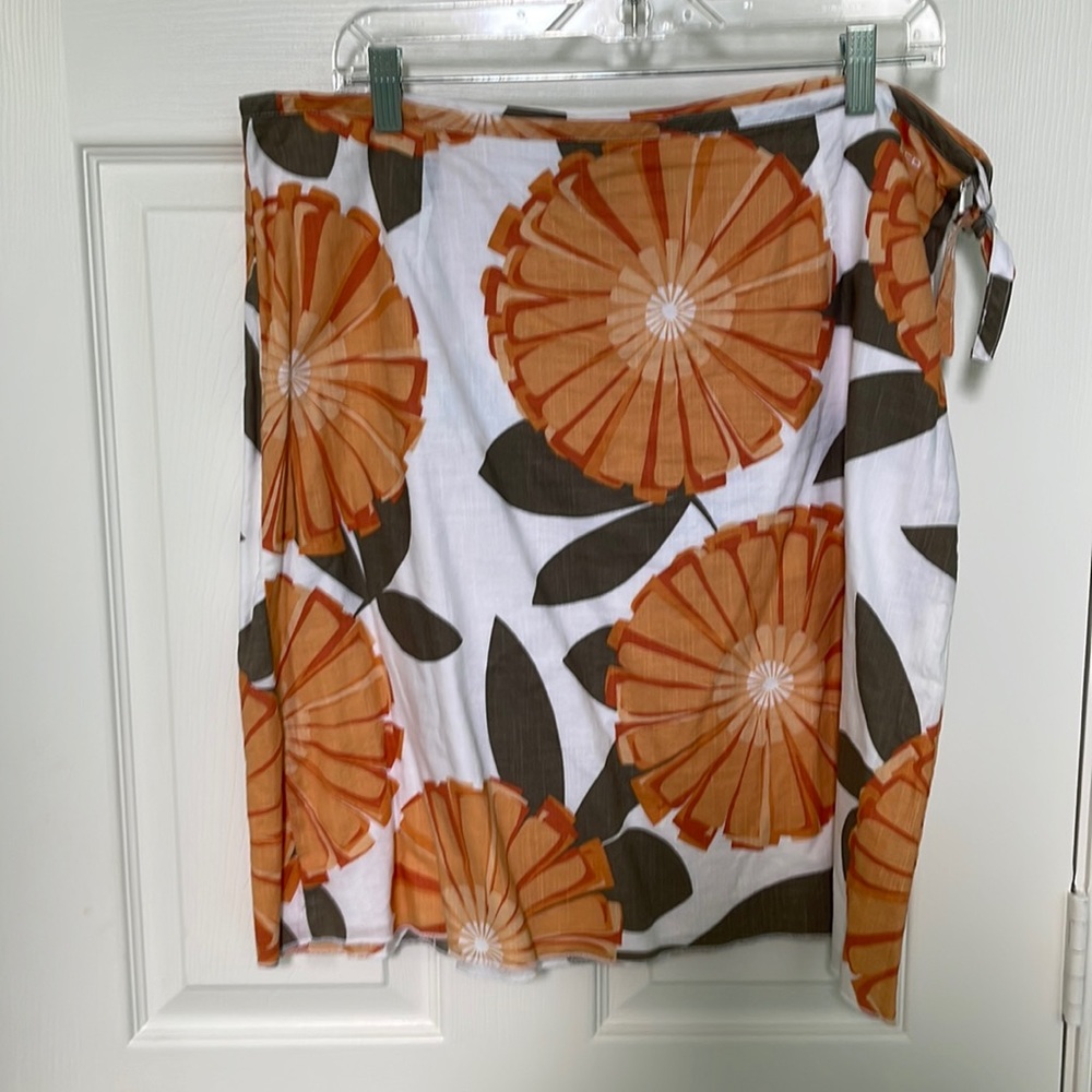 Columbia skirt like new condition